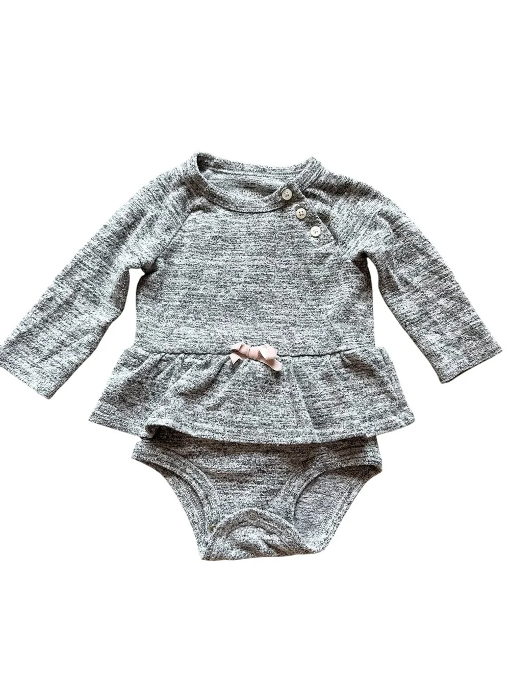 Mixed brands 14 piece baby girl clothing lot Size: 6-9 months